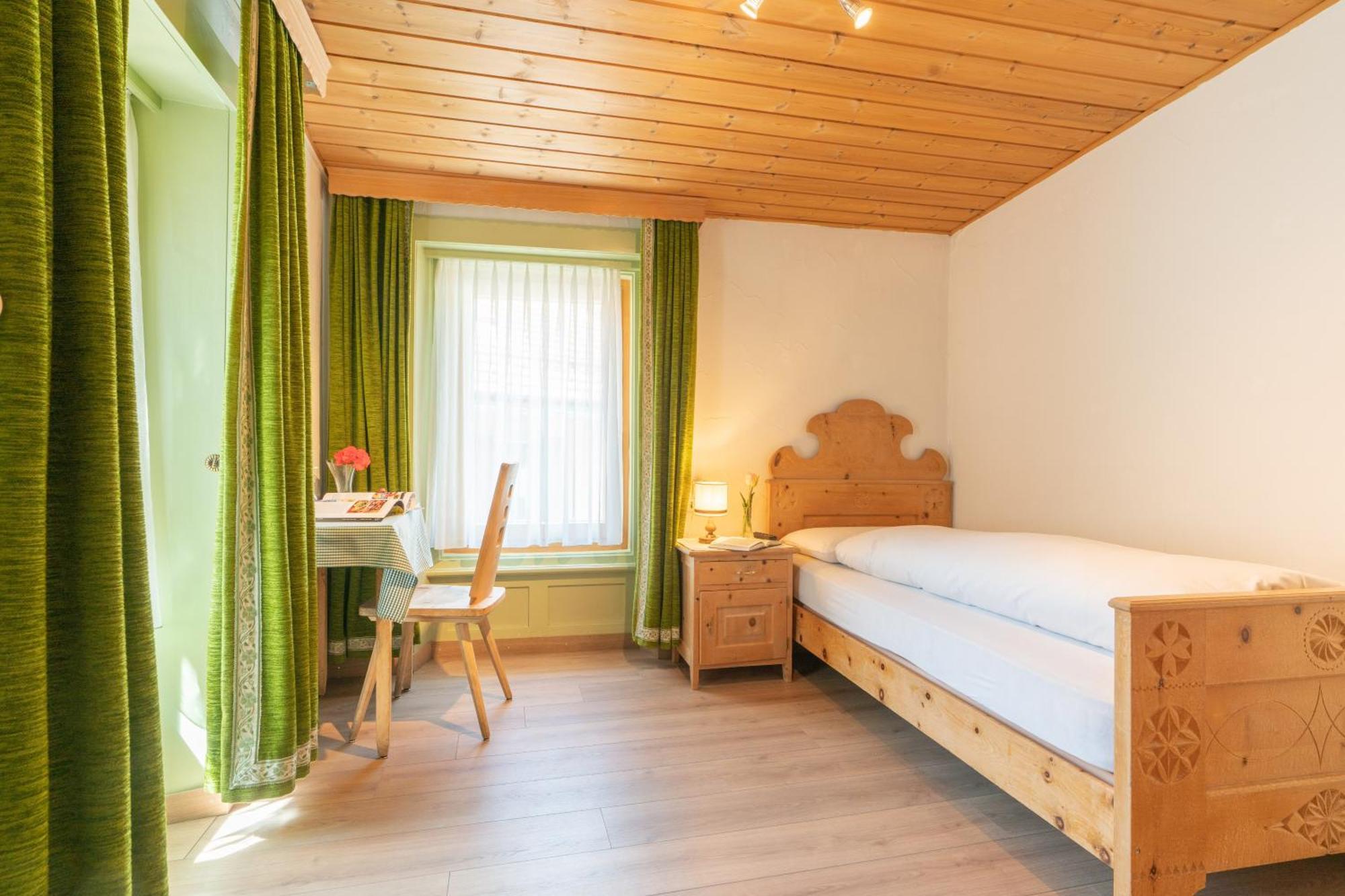 Hotel Alpina Zernez Eksteriør bilde